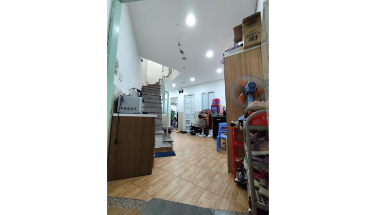 BÁN NHÀ QUẬN 3M HẺM 3M 70M2 2 TẦNG NỞ HẬU 8M 5 PN SÁT MẶT TIỀN TRẦN VĂN ĐANG 5.7 TỶ.